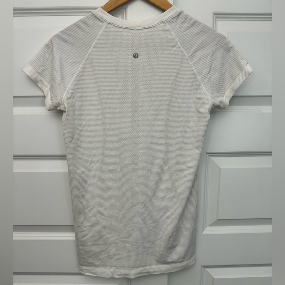 Lululemon Swiftly Tech Tee size 8